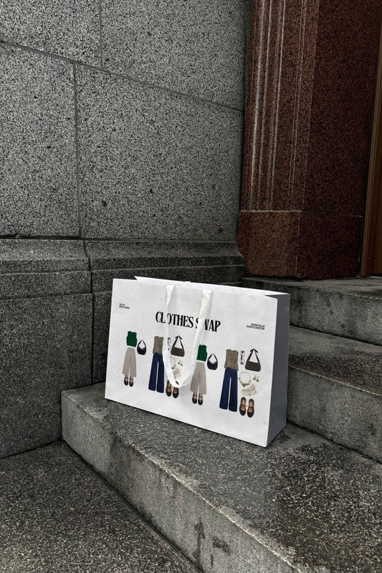 Paper Bag Heritage Steps Mockup - Mock Exchange